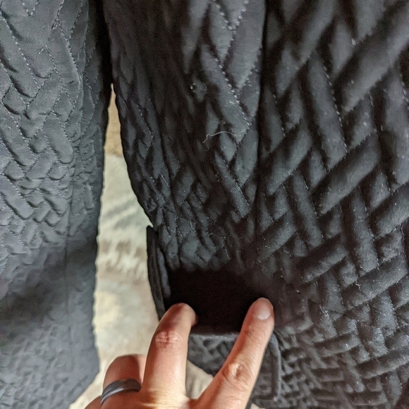 ✨ Esprit Size M Black Quilted Zip Up Jacket – Lined, Cozy & Stylish 🧥 - Picture 6 of 13